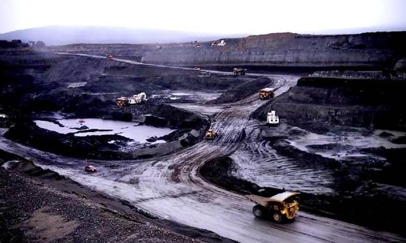 Rechazo de comisión ambiental moviliza a trabajadores de Minera Invierno 