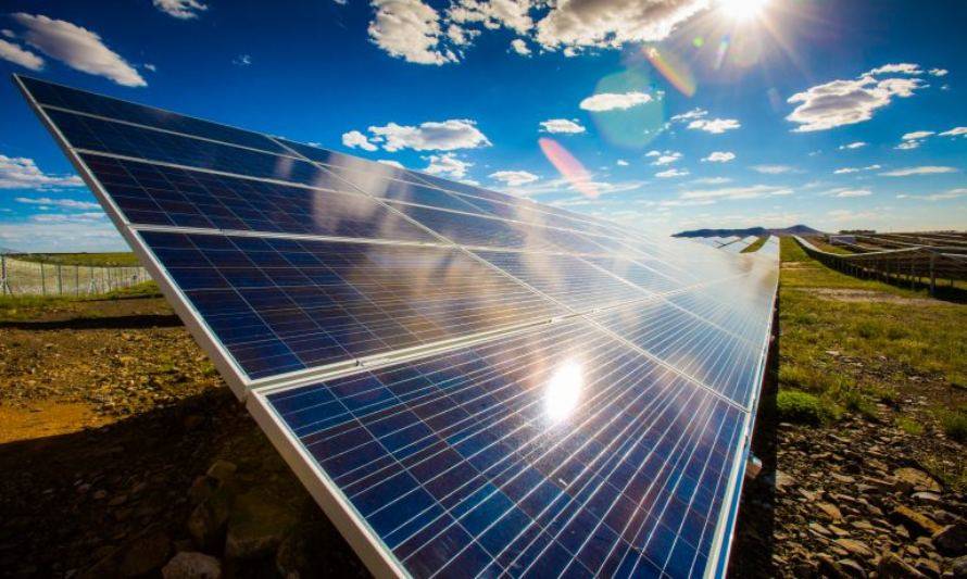 Proyecto Andes Renovables logró financiamiento para la implementación de parques eólicos y solares en Chile
