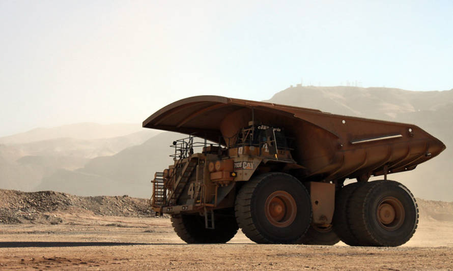 Sindicatos mineros presentan recursos de protección contra empresas mineras