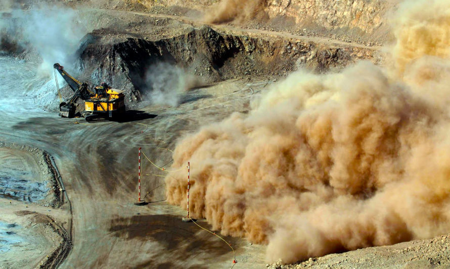 Proyecto de ley plantea que las actividades mineras tengan una distancia mínima de 10 km de asentamientos humanos