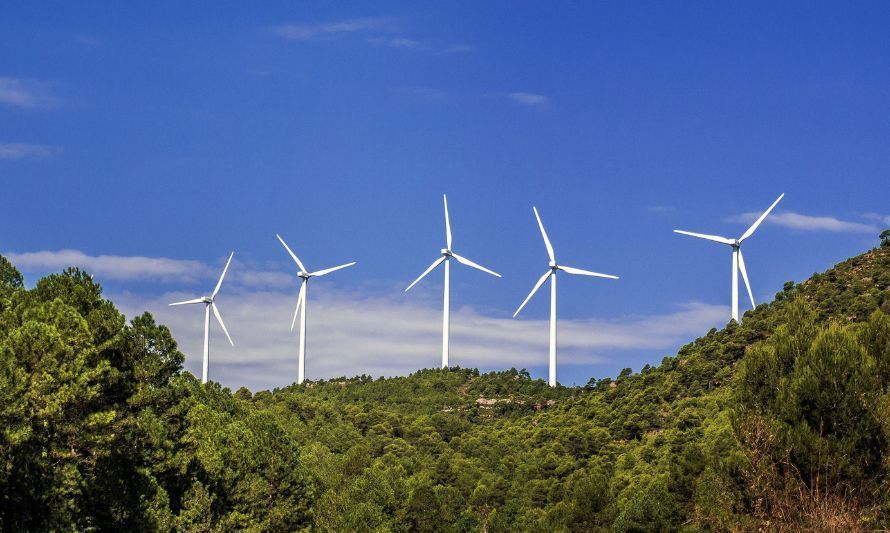 AES Andes avanza en descarbonización y agrega nuevos activos renovables a su portafolio 
