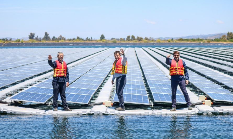 Inauguran planta solar flotante en Región de O´Higgins