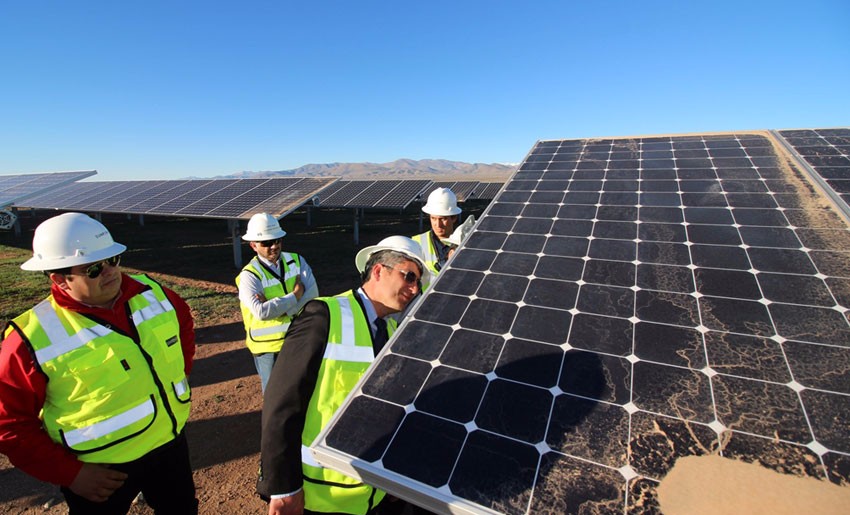 Parque solar que alimentará al Metro de Santiago tiene 90% de avance