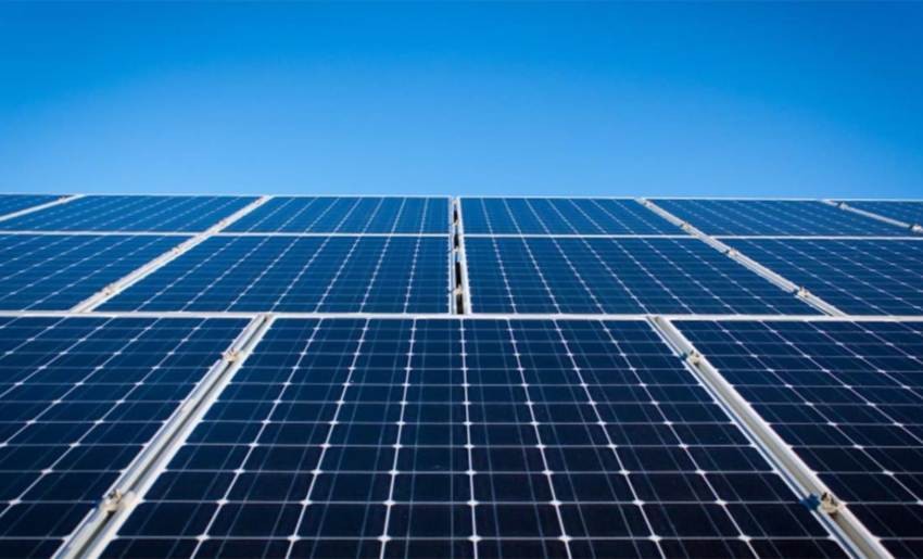 Nueva tecnología fotovoltaica genera electricidad y purifica el agua