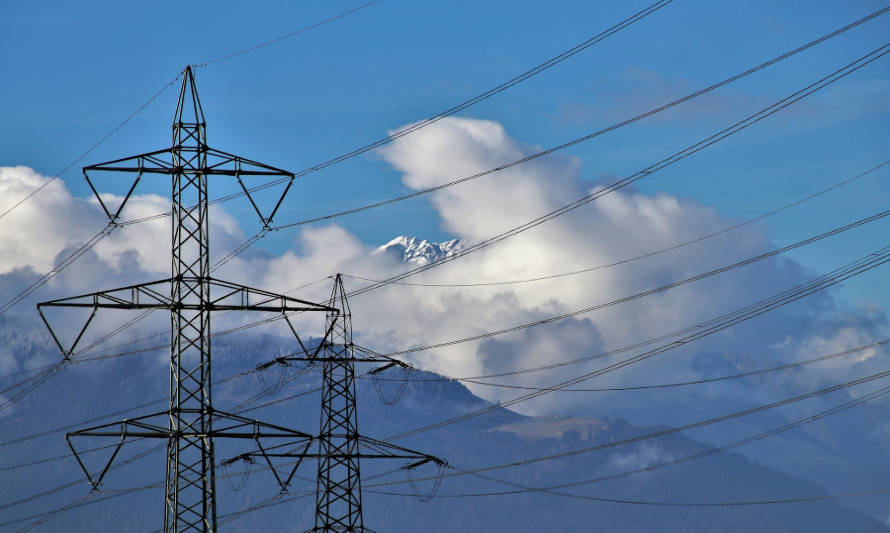 Electricas deberán invertir US$300 millones para disminuir interrupciones del servicio