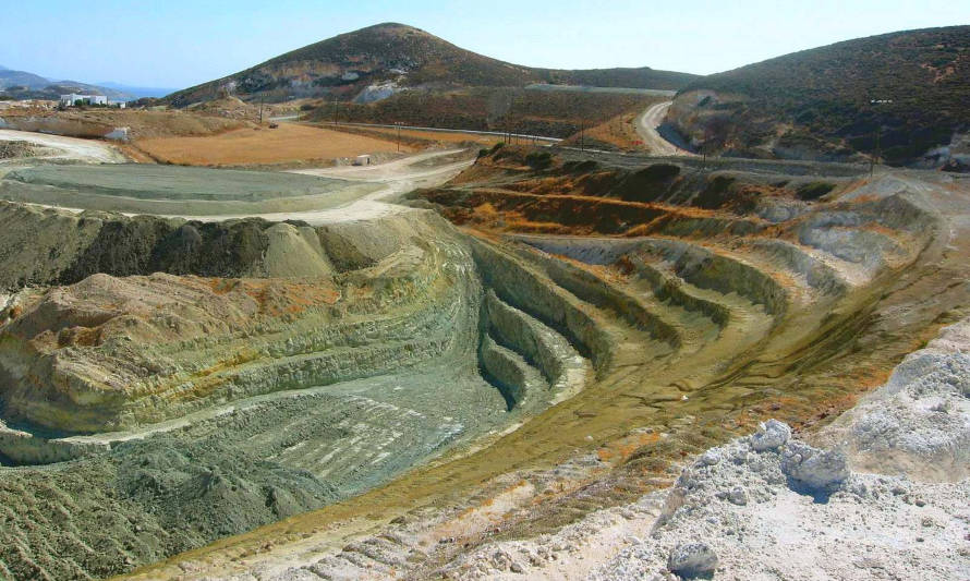 Cierre temporal de faenas en Chile y Perú reduciría en 1,5% la oferta mundial de cobre

