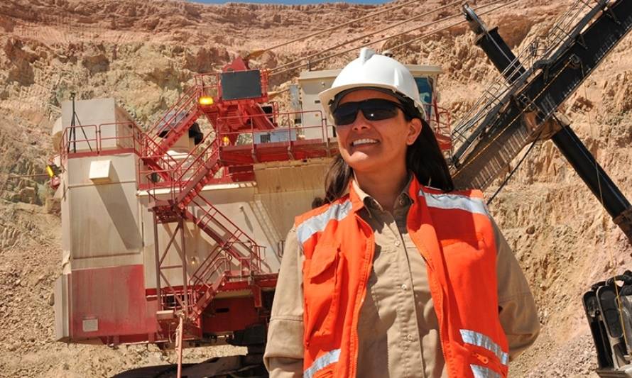 Impulsan estudio para retratar condiciones laborales de mujeres en minería