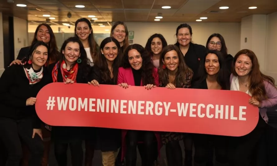 Ministerio de Energía entregó diplomas a “Pioneras” del programa Women in Energy 