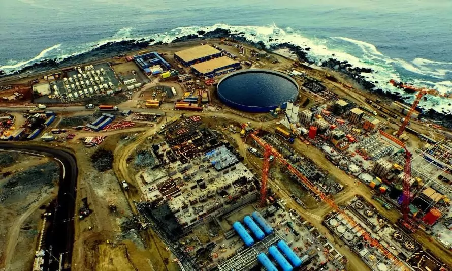 Chile promete alcanzar 71% de agua desalinizada en minería para enfrentar la actual crisis hídrica