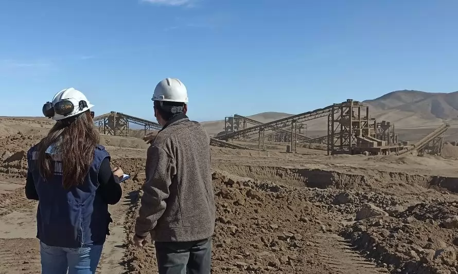 SMA inicia procesos sancionatorios contra dos generadoras de energía y una minera en Atacama