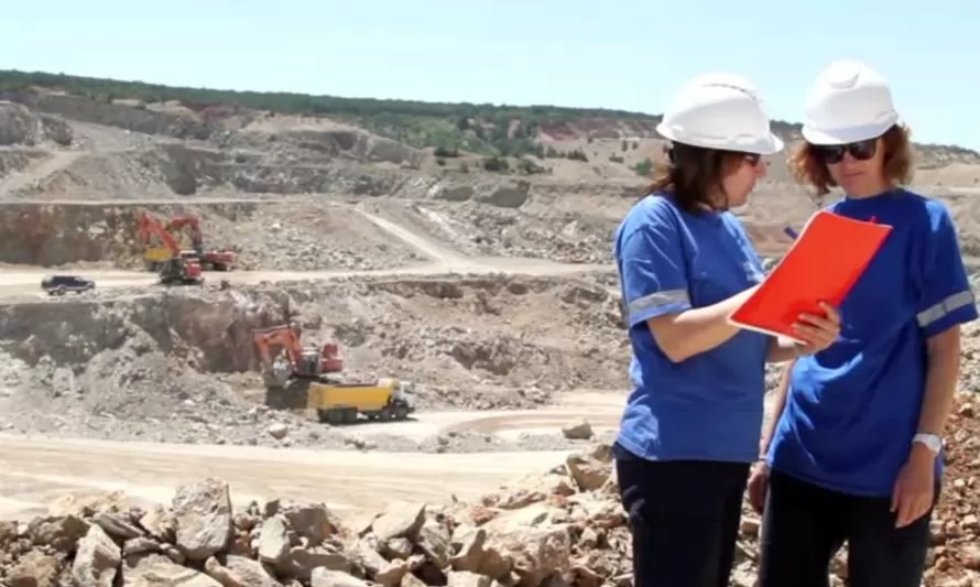 Minsus: "Ningún país logra el 20% de participación femenina en la gran minería"