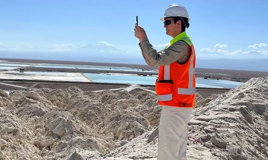 Vicepresidenta ejecutiva de la UE visitó planta productora de litio de Albemarle en Atacama