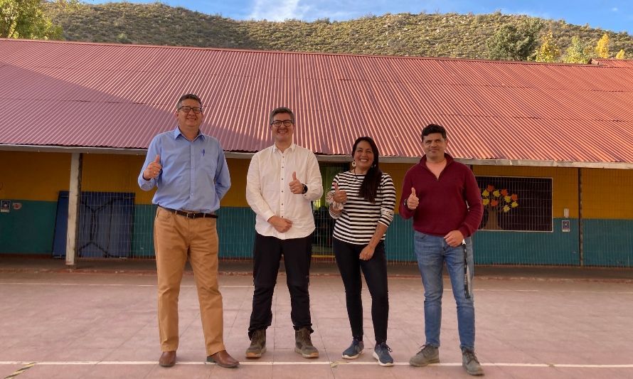Codelco Andina impulsa trabajos para mejorar infraestructura en escuela de Río Colorado