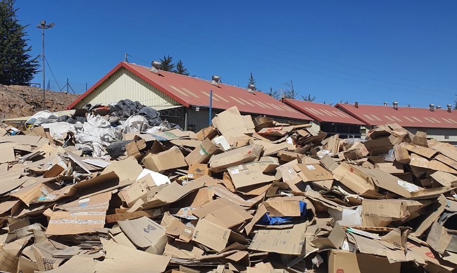 Plan de economía circular en El Teniente da valor a más de 5 toneladas de cartones reciclados