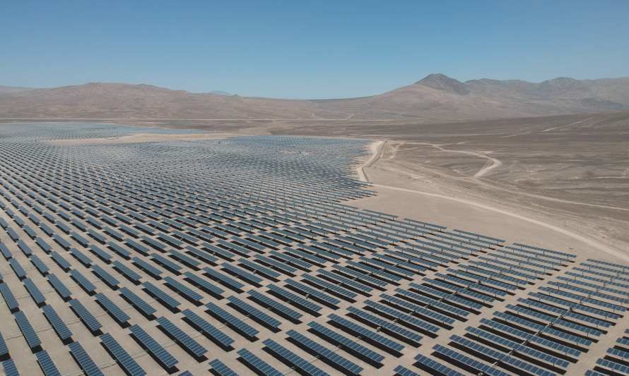 AES Andes adquiere el Parque Bolero Solar en Sierra Gorda