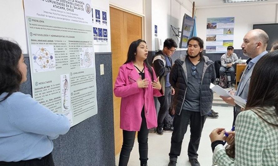 Estudiantes UCN presentaron investigaciones sobre aplicaciones y perspectivas del litio