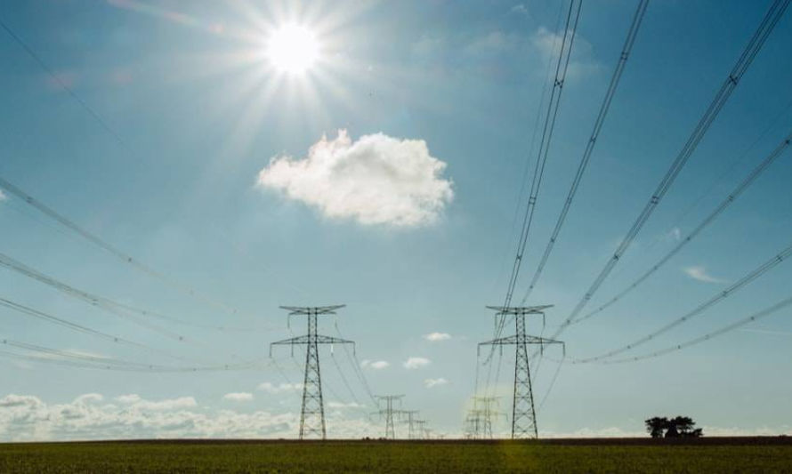 Proyecto de ley propone aumentar sanciones por infracción en materia de servicios de electricidad y combustibles 