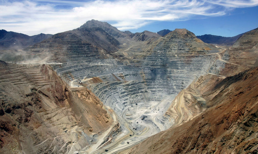 ¿Quieres trabajar en Antofagasta Minerals? Postula al programa de Jóvenes Profesionales 