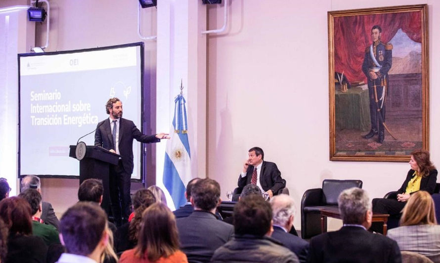 Canciller argentino propone a su nación como un proveedor confiable en la transición energética