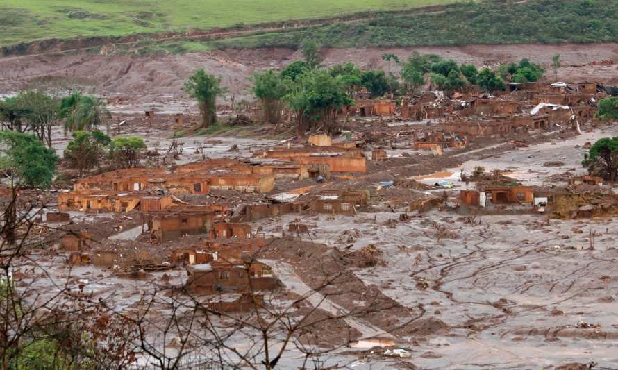 BHP arriesga demanda de US$ 46.000 millones por desastre ambiental en Brasil