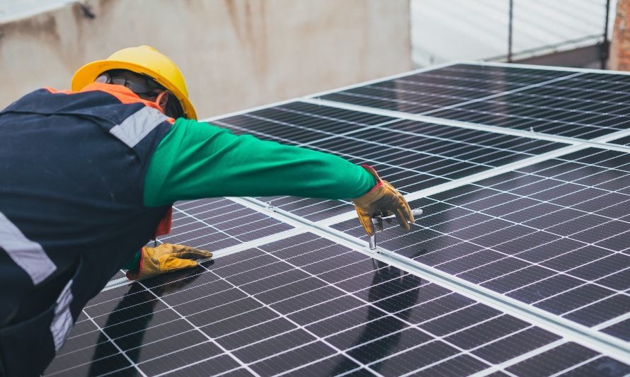 Inicia operación el mayor sistema de baterías de almacenamiento solar de América Latina