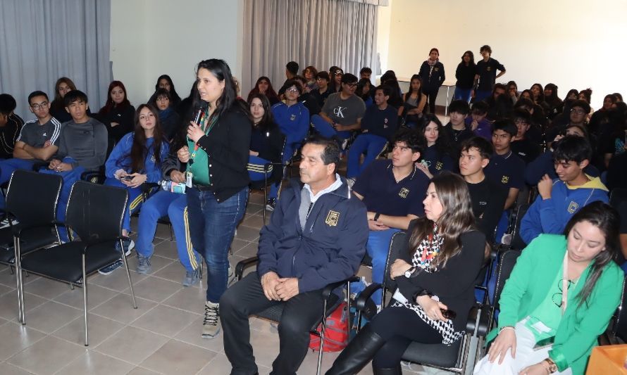 Estudiantes del Colegio Chuquicamata sostuvieron encuentro
vocacional