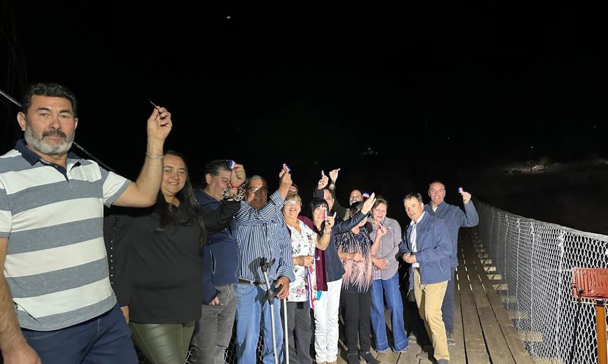 Vecinos del Camino Internacional celebran la reparación de 10 puentes cimbra gracias a proyecto de Codelco Andina