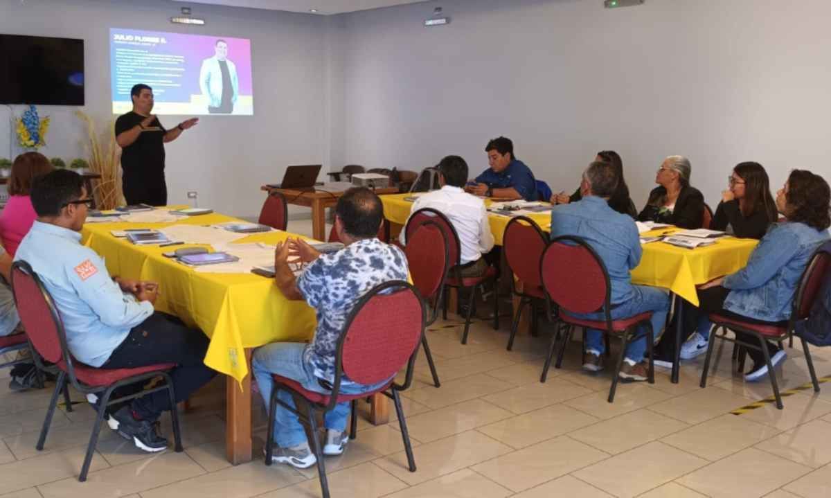 Microempresas de la región de Antofagasta participan en Programa de Desarrollo de Proveedores SCM EL ABRA - AIA