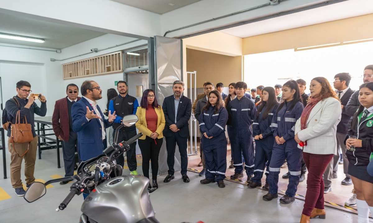 Tecnología y Valor Social: Impulso del Semillero LomasLab en Liceo Politécnico Los Arenales de Antofagasta