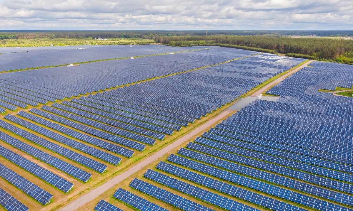 Solek reutiliza aluminio y cobre de sus paneles solares e impulsa proyecto piloto para recuperar el vidrio