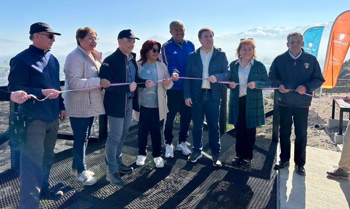 Codelco Andina inauguró dos modernos miradores escénicos en el Cerro de la Virgen de Los Andes