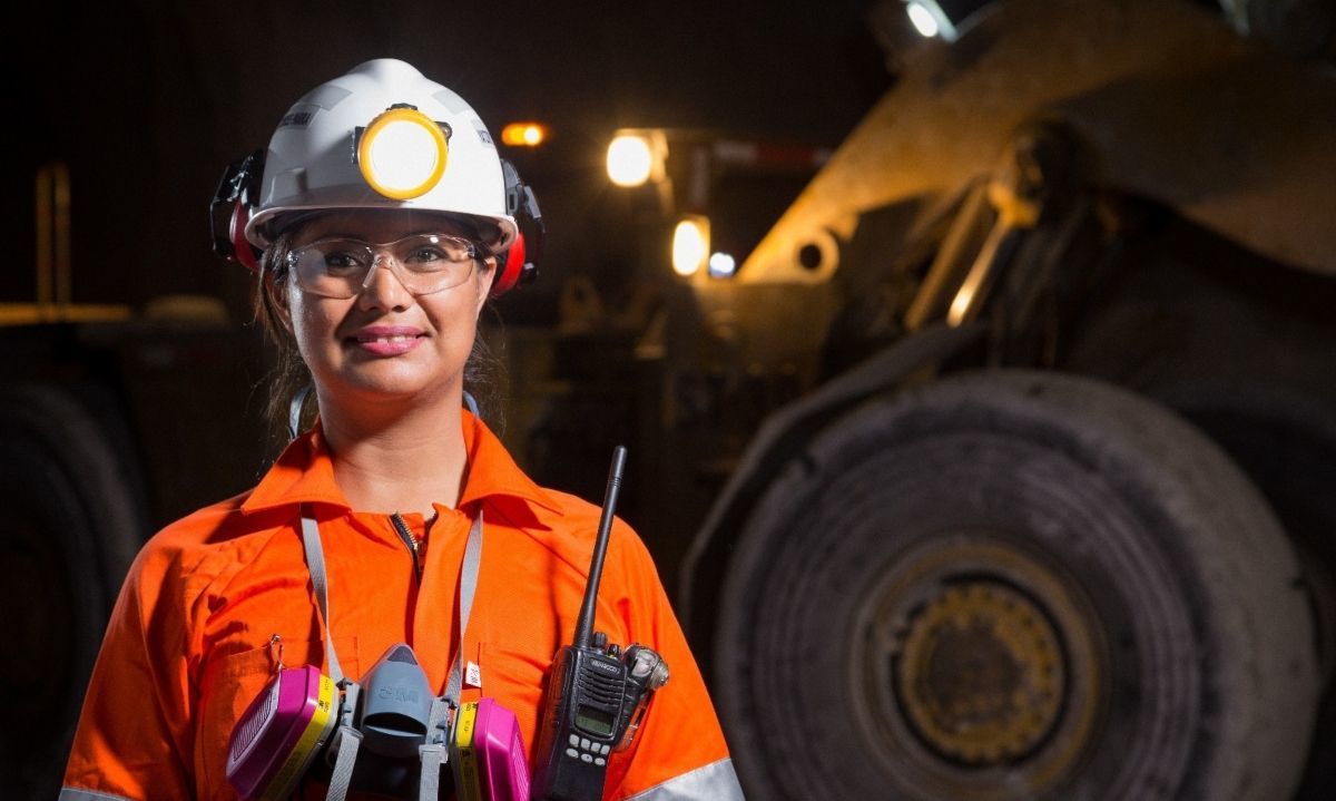 Fomento y desarrollo de mujeres explosivistas en faenas mineras