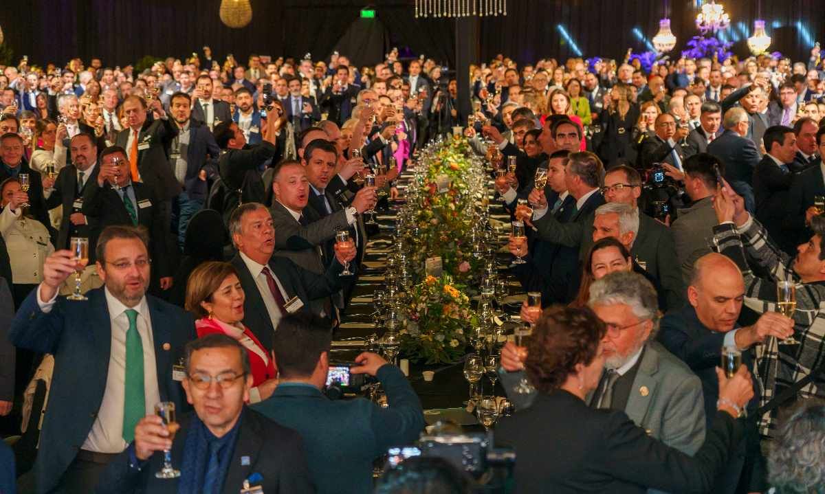 Cena de negocios mineros AIA 2024