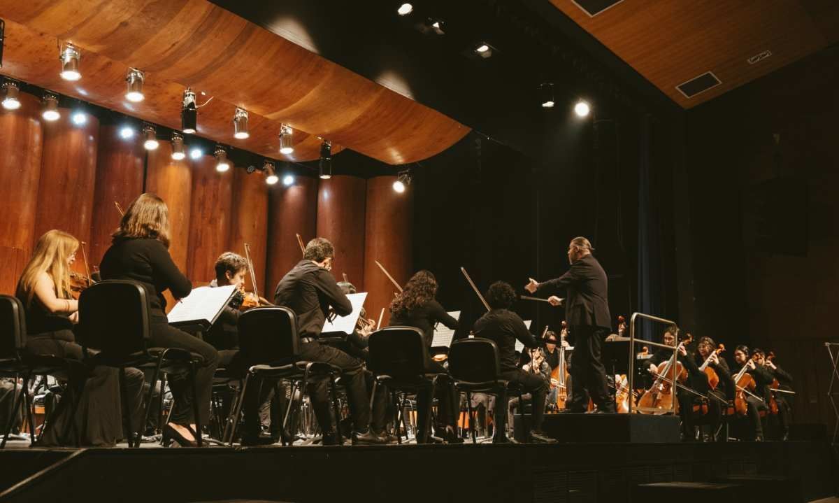 Orquesta Interfacultades UC realizará gira por el norte grande de Chile con repertorio navideño