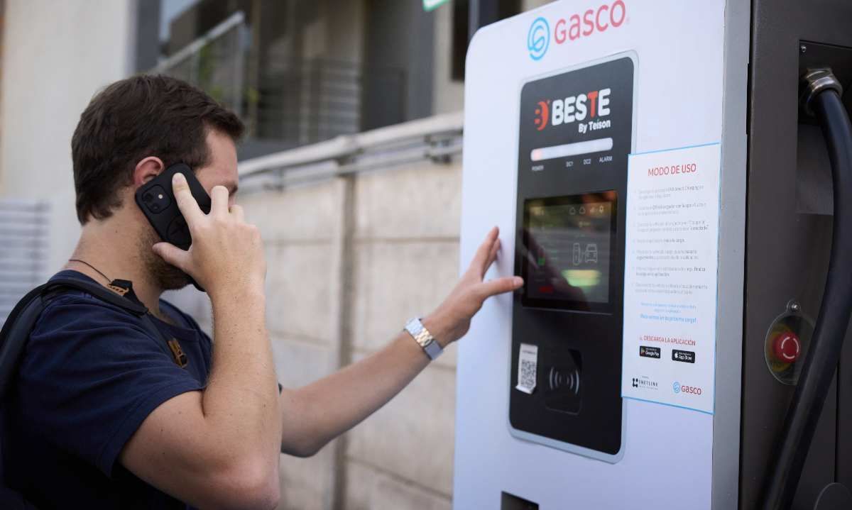 Autos eléctricos: Instalan cargadores rápidos en dos estaciones de Servicio Autogas