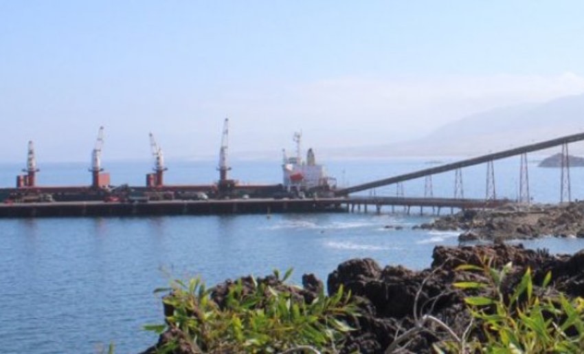 CAP Minería inició operaciones de carga por Puerto Las Losas
